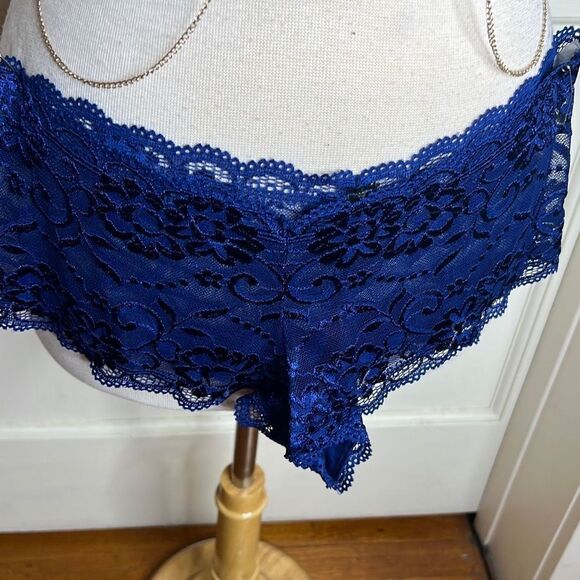 Dreamgirl Blue Lace Halter Bralette & Panty Set gold chain detail Size Small - Picture 3 of 5